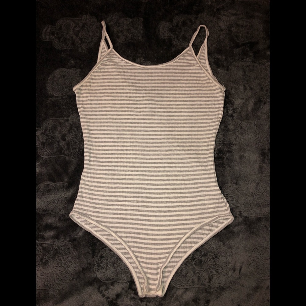 💍Forever 21 stripe ribbed bodysuit one piece top